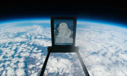 Retrato de Shakespeare vai ao espaço para comemorar 400 anos do “Primeiro Fólio”