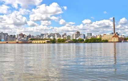 Vista geral do Rio Guaíba, em Porto Alegre