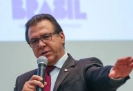 Vamos reduzir no amor ou na dor, diz Marinho sobre taxas de VR e VA