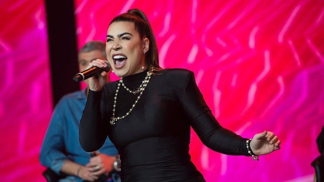 Naiara Azevedo revela diagnóstico de menopausa precoce