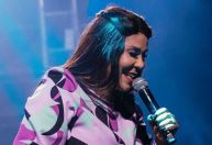 Quem é Silvânia, vocalista do Calcinha Preta que mostrou os seios durante show