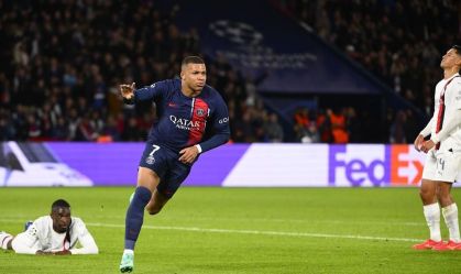 Mbappé comemora gol marcado contra o Milan em Paris