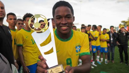 Endrick em partida da seleção de base