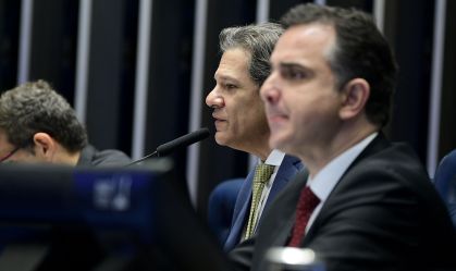 Remoção de fake news da internet e nomeação de reitores; relembre MPs que o Congresso devolveu ao Executivo