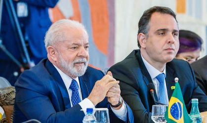Pacheco se reúne com Lula e descarta assumir ministério