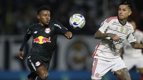 Flamengo e Red Bull Bragantino em partida do primeiro turno