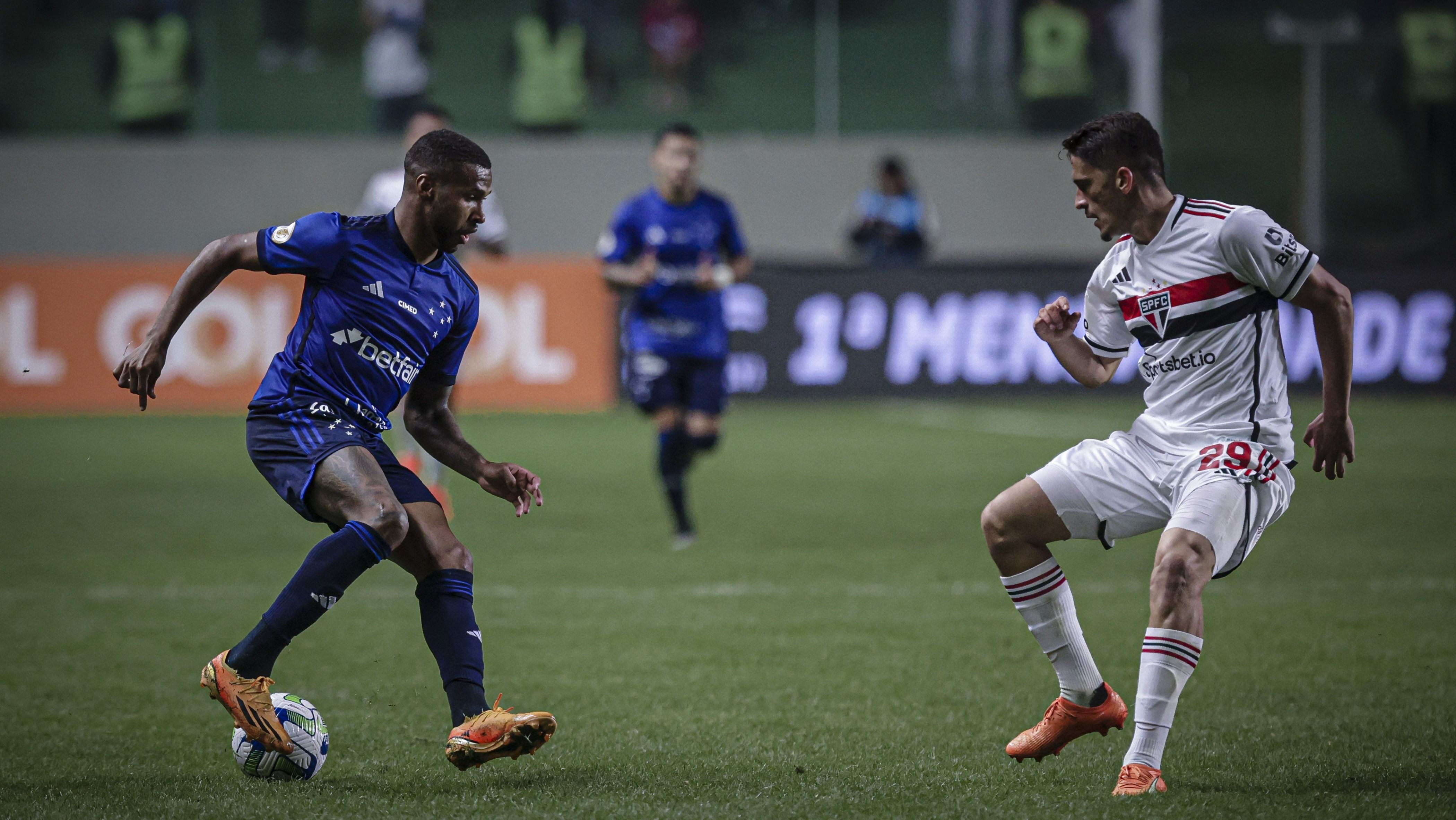 Cruzeiro e São Paulo em campo pelo primeiro turno do Brasileirão