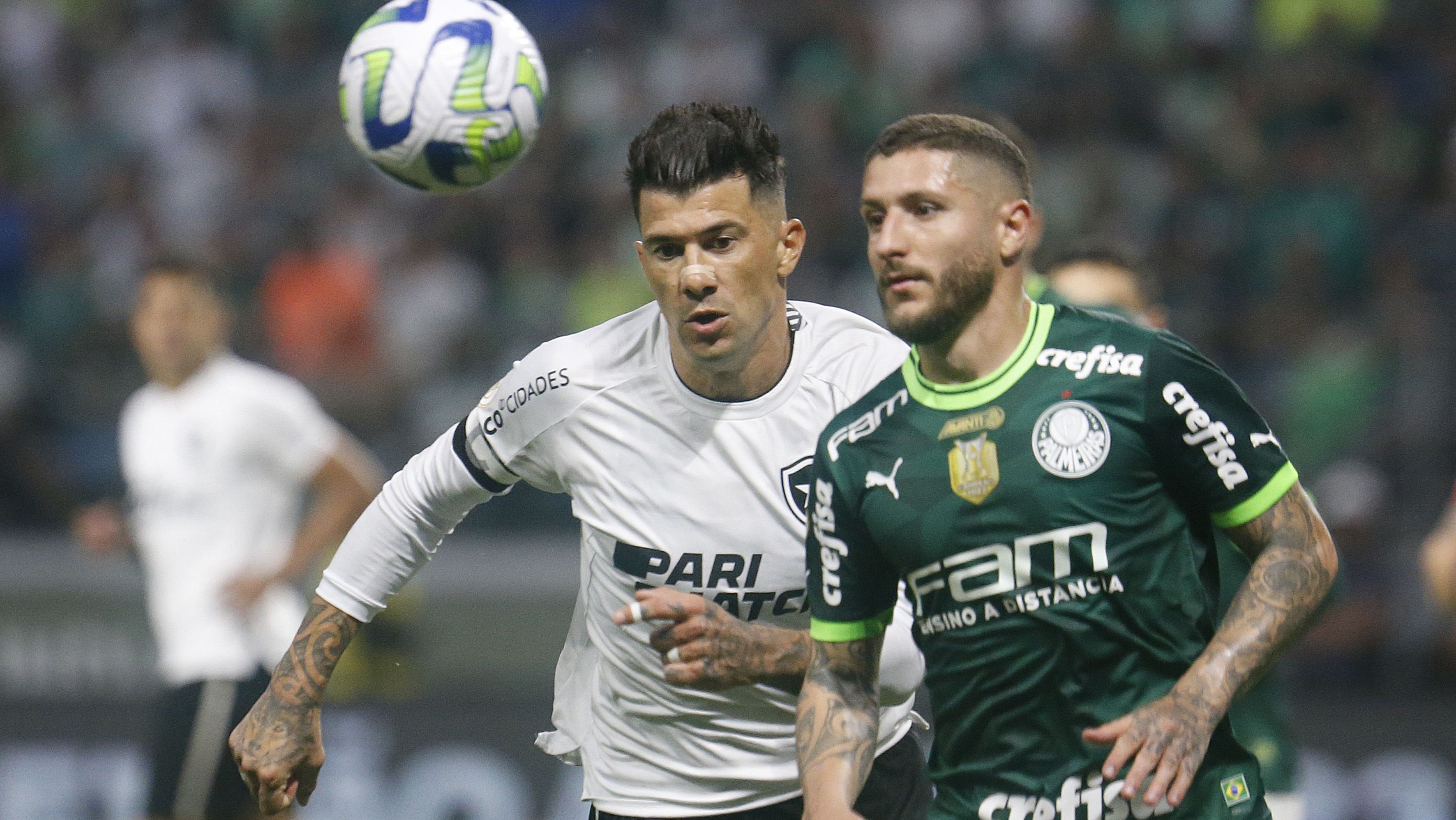 Cuesta e Zé Rafael em campo no primeiro turno do Brasileirão