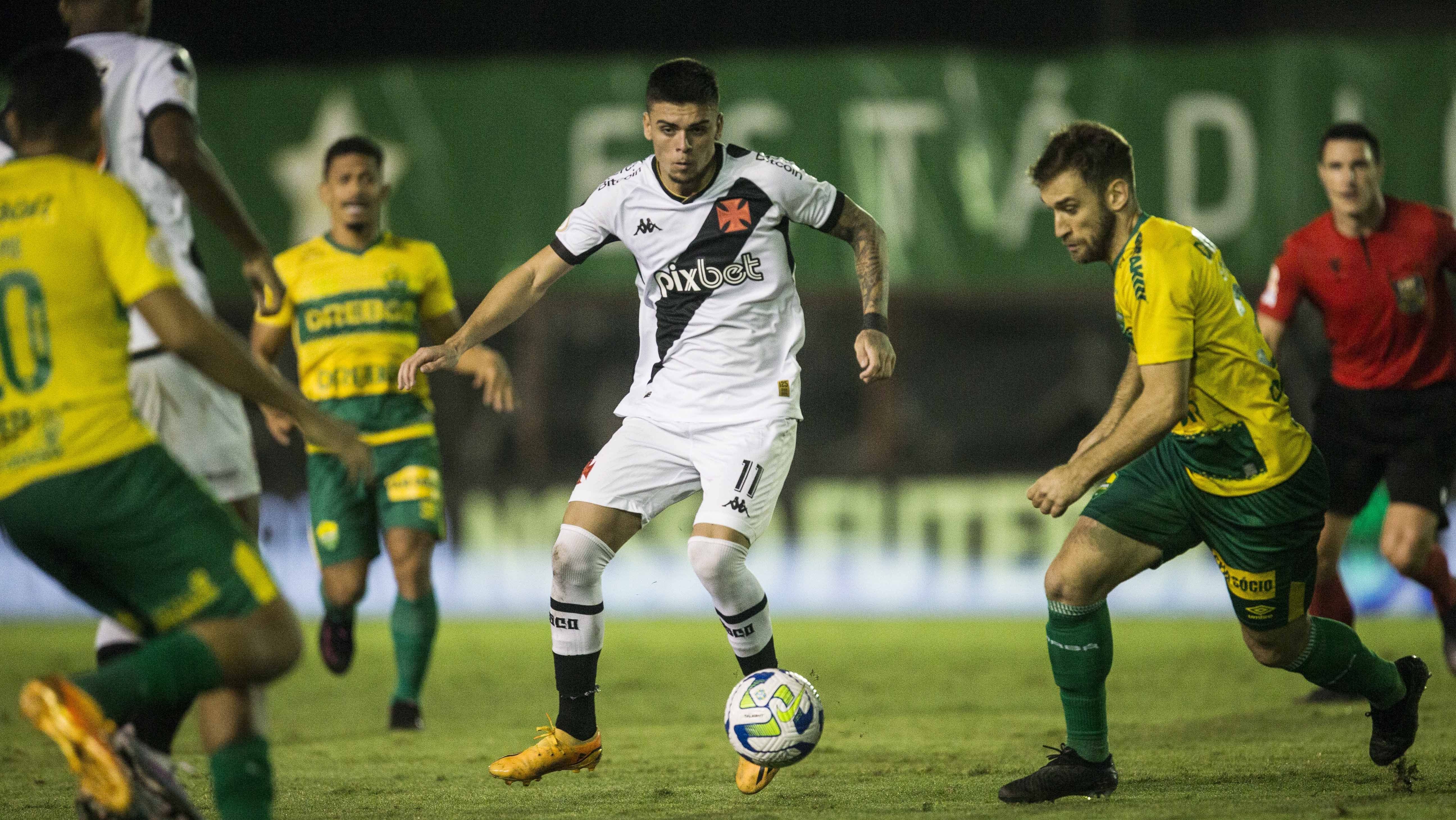 Vasco e Cuiabá em partida do primeiro turno do Brasileirão