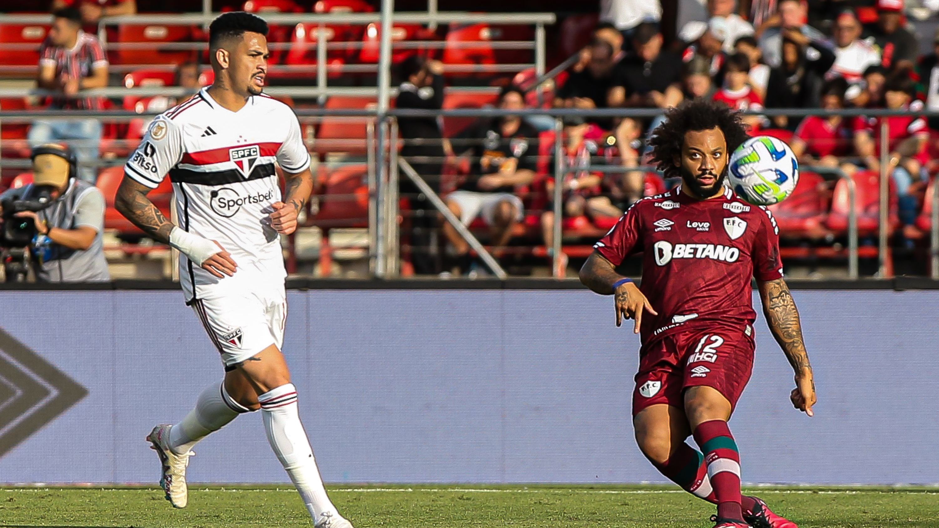 São Paulo e Fluminense em jogo do primeiro turno