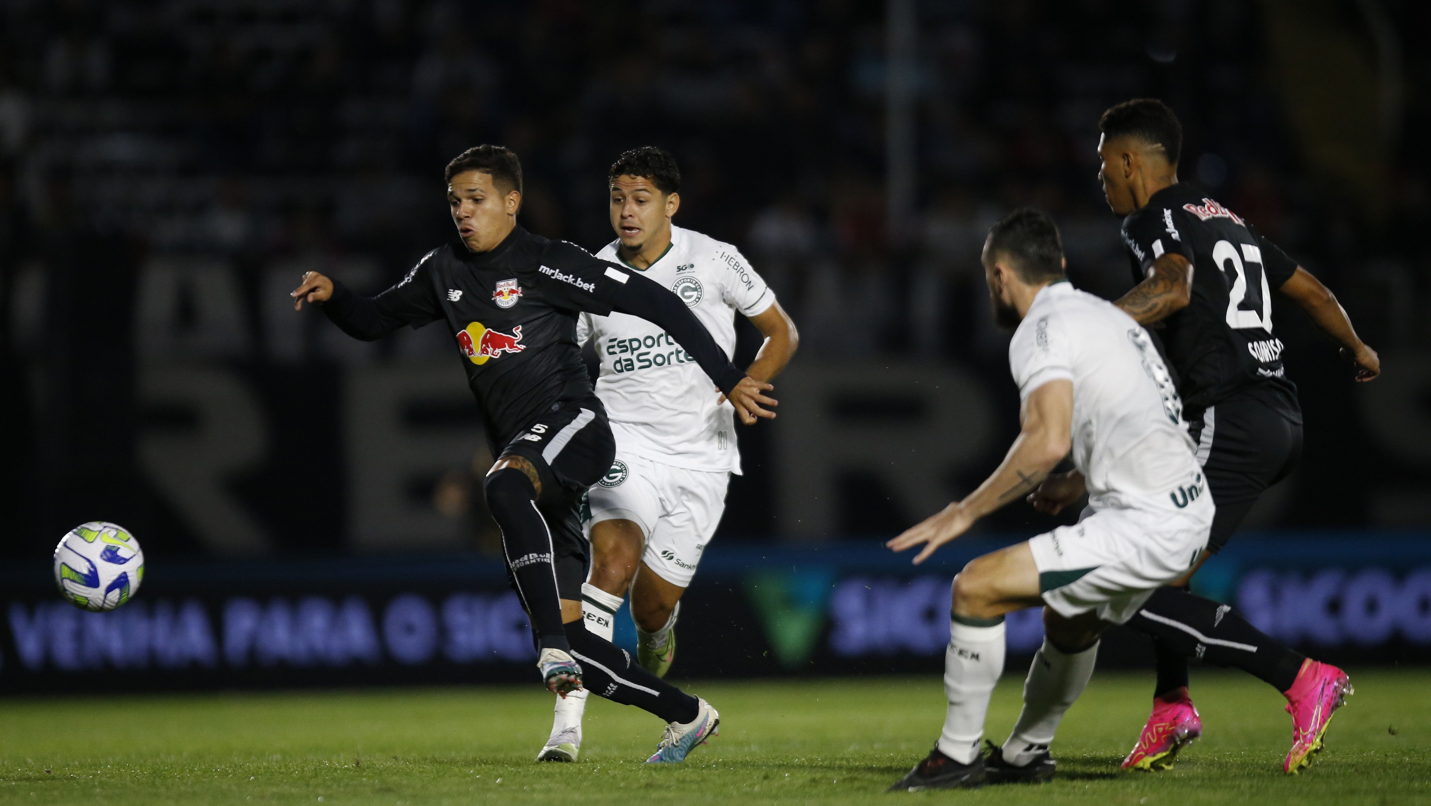 Red Bull Bragantino e Goiás em campo pelo primeiro turno do Brasileirão