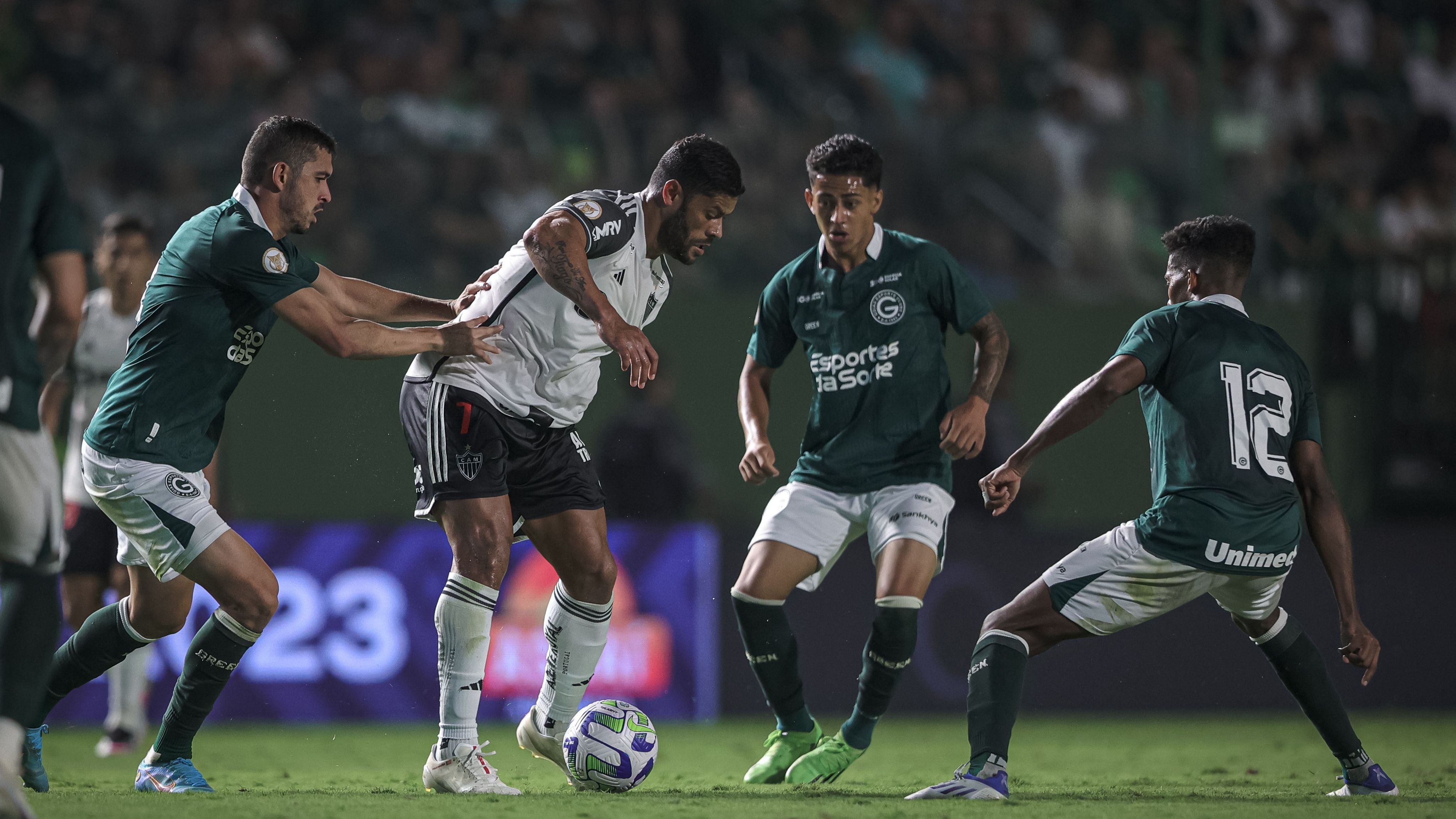 Goiás e Atlético-MG em campo pelo primeiro turno do Brasileirão