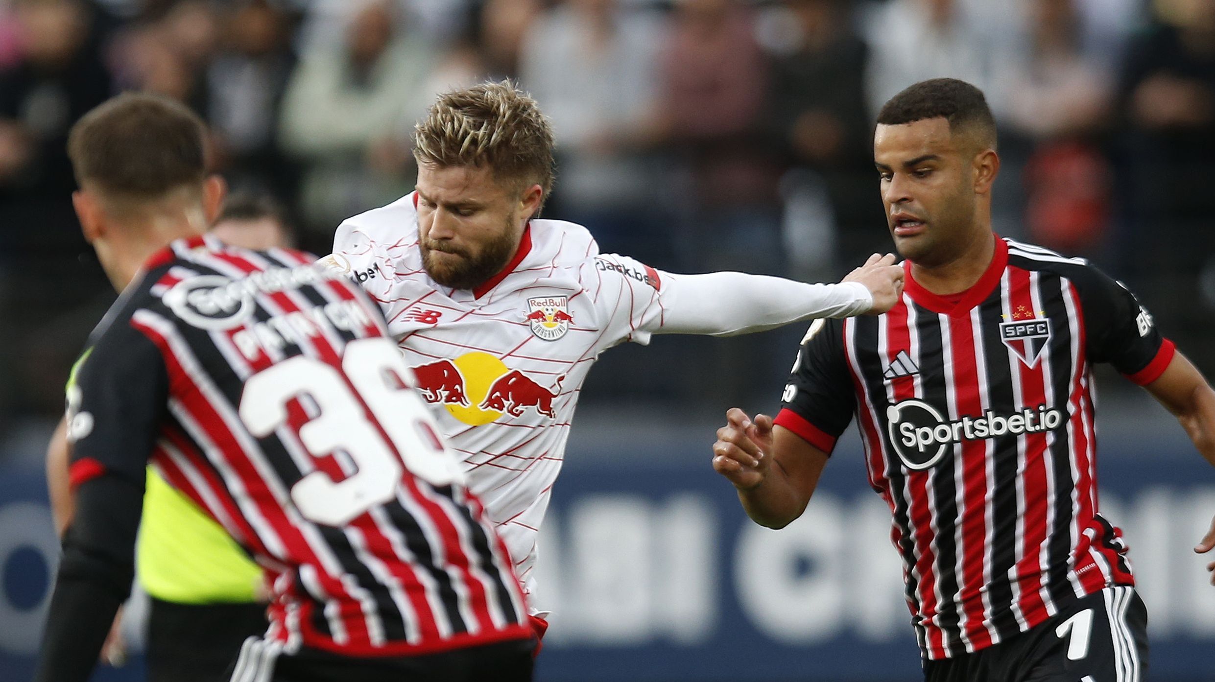 Red Bull Bragantino e São Paulo em campo pelo primeiro turno do Brasileirão