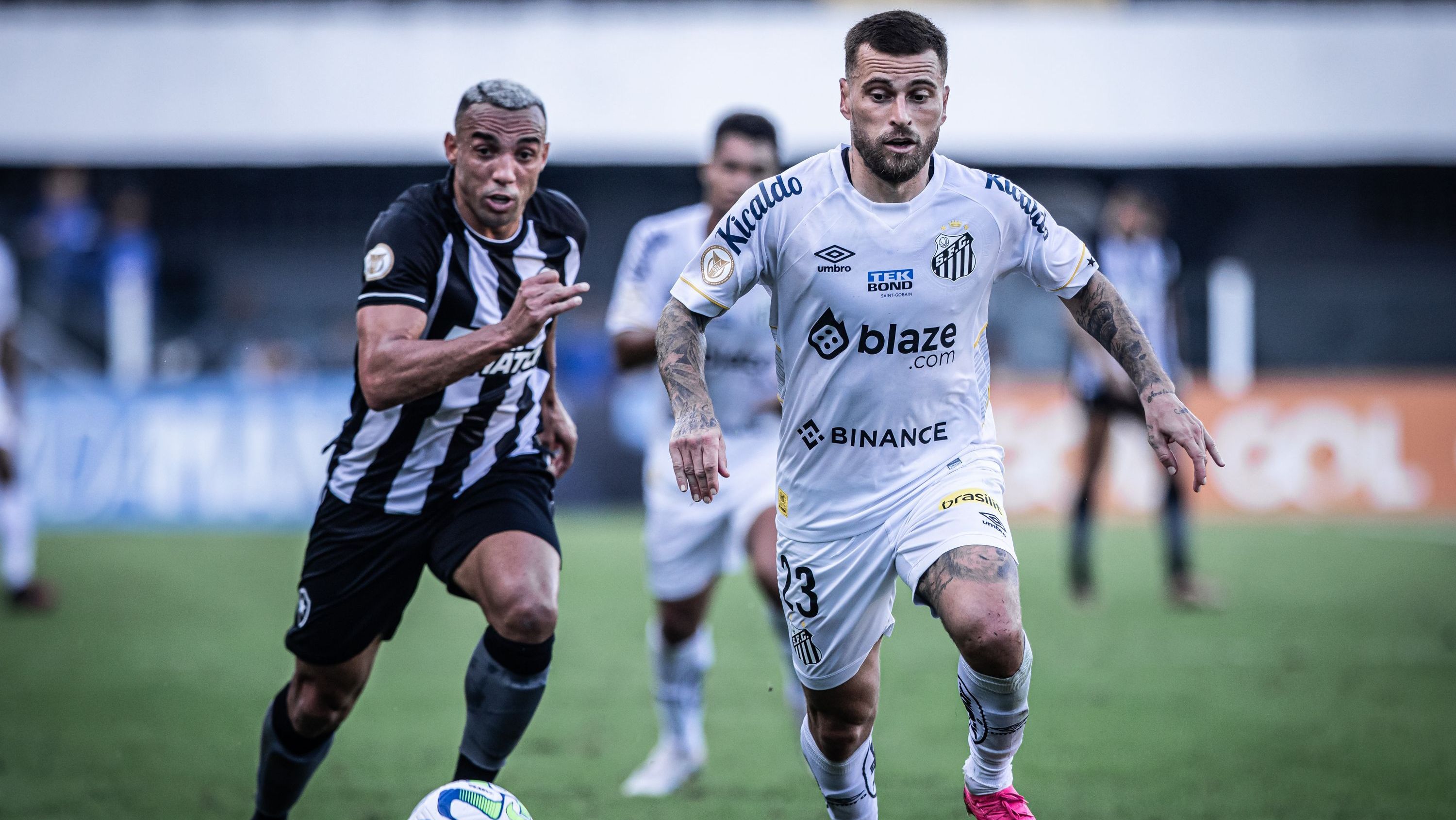 Botafogo e Santos em partida do primeiro turno