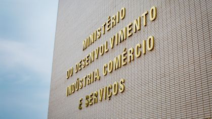 Fachada do Mdic, que rege a agenda de redução do Custo Brasil