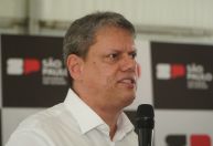 Tarcísio sanciona lei que altera regras e reduz cargos comissionados no governo de SP