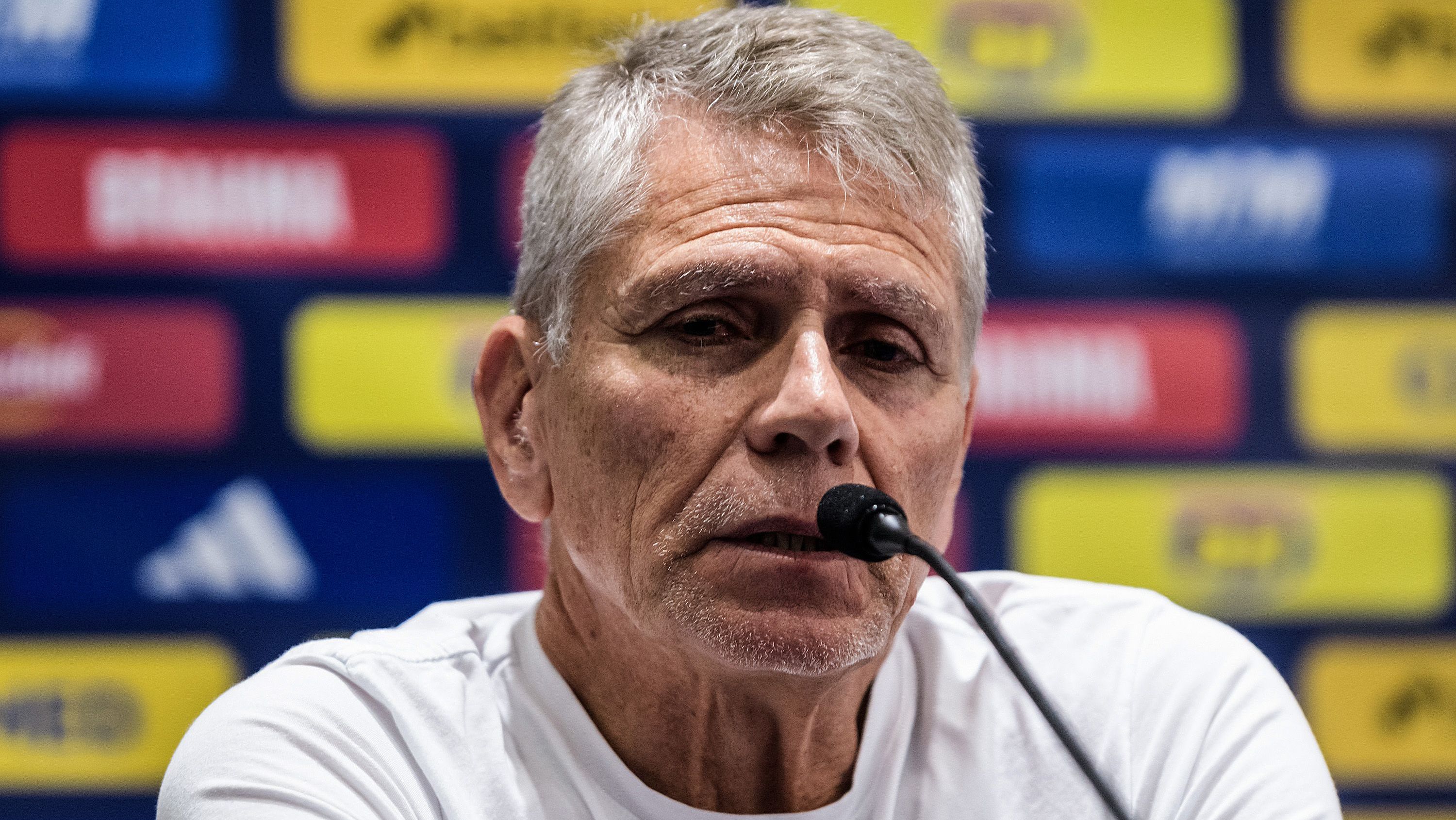 Paulo Autuori em coletiva do Cruzeiro