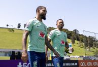 Seleção: Jesus não viaja à Colômbia, e Diniz explica por que o chamou lesionado