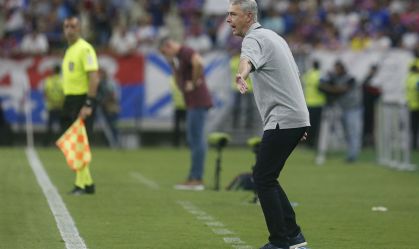 Tiago Nunes pede carinho à torcida do Botafogo na reta final
