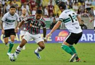 Coritiba é rebaixado no Brasileiro após derrota para o Fluminense