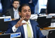 Dino se encontra com senador que será relator da sabatina de indicação ao STF