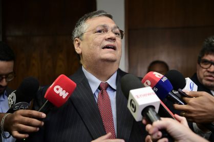 No Senado, Flávio Dino faz visita a parlamentares em busca de apoio à sua indicação para o Supremo