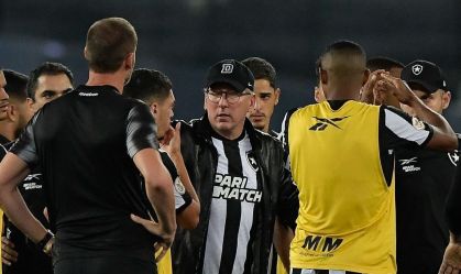 Dono da SAF do Botafogo afirma ter provas de benefícios para o Palmeiras