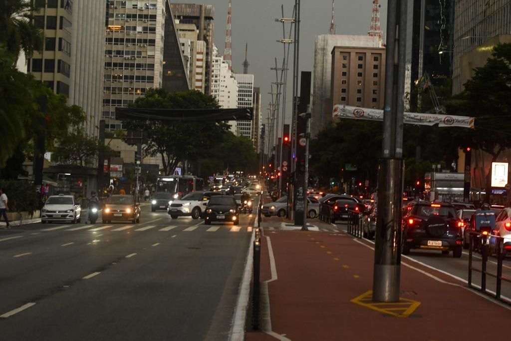 Temporal atinge a capital paulista