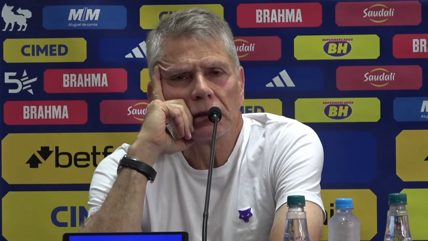 Paulo Autuori em coletiva de apresentação no Cruzeiro