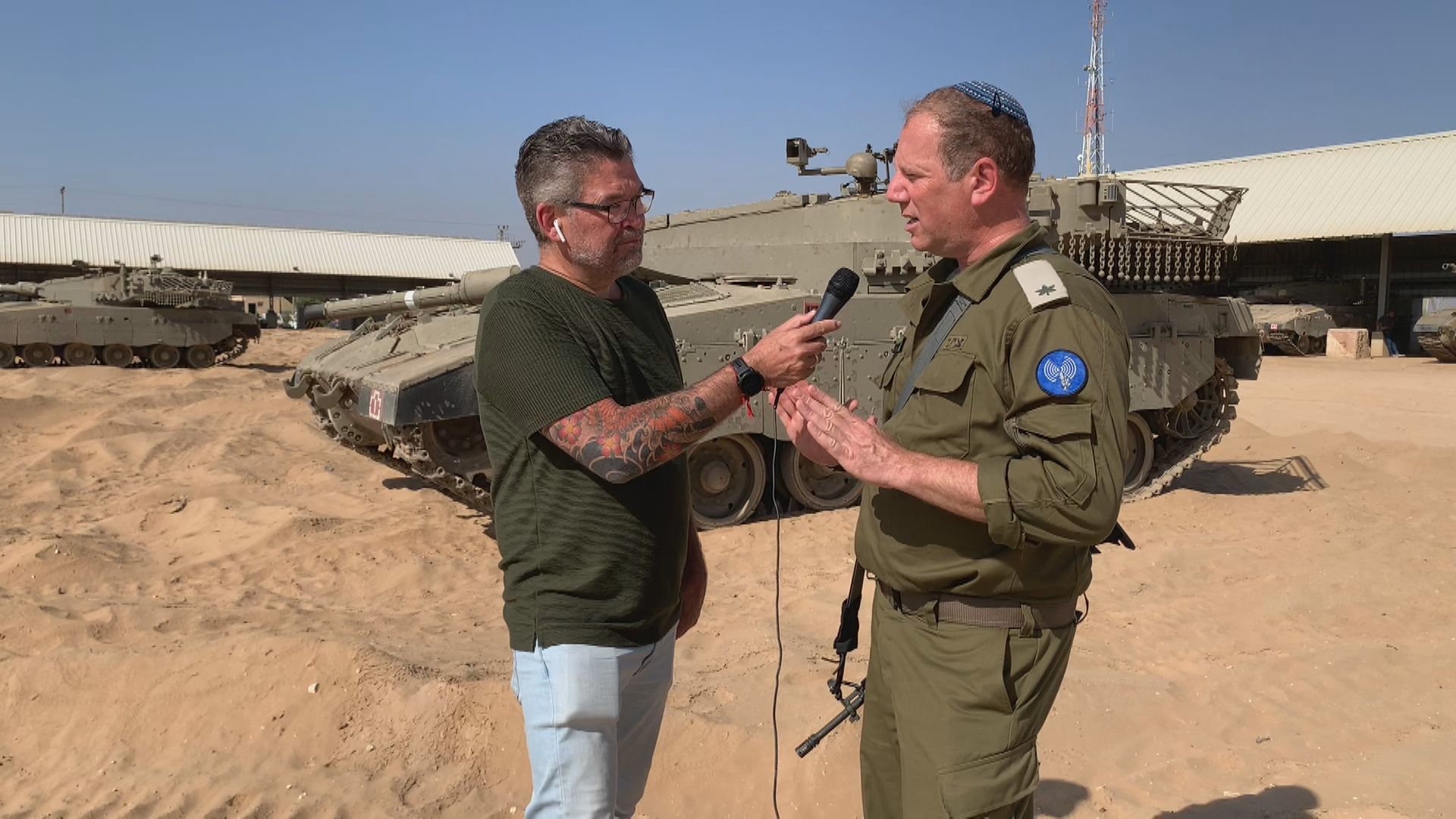 Correspondente da CNN entrevista major do Exército de Israel