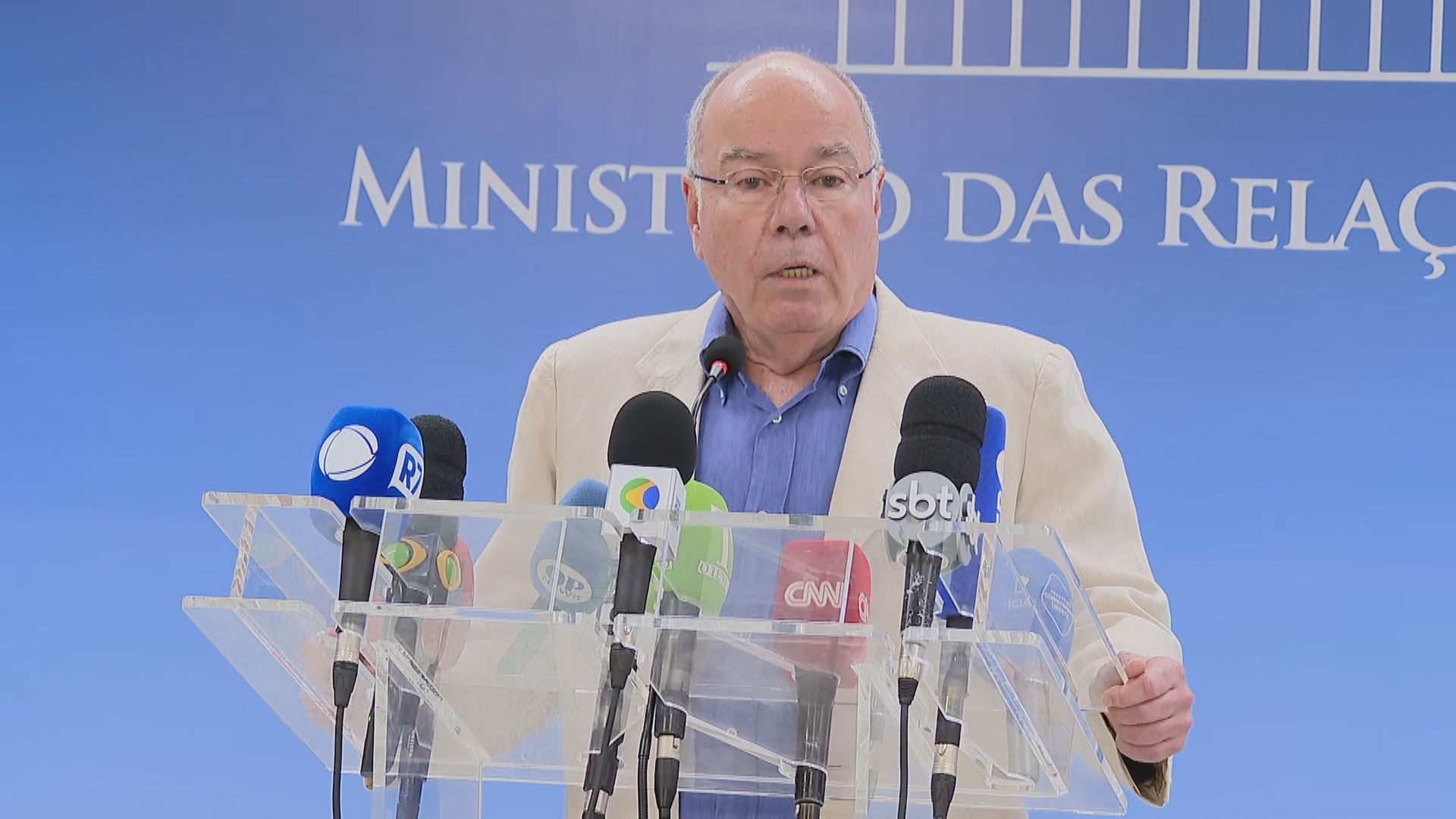 Ministro das Relações Exteriores, Mauro Vieira, fala neste domingo (12) sobre brasileiros que deixaram Gaza