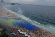 Vídeo: Torcedores do Boca Juniors fazem “banderazo” em Copacabana
