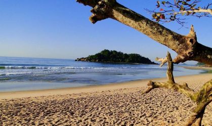 Bombeiros encontram corpos de homens boiando no mar de Bertioga