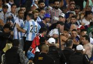 Brasil x Argentina: veja imagens da briga generalizada no Maracanã