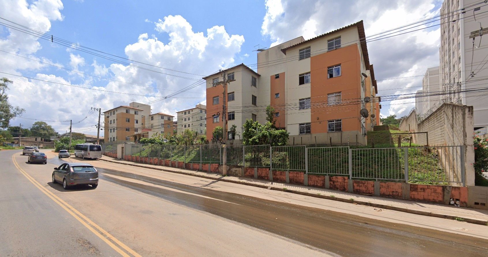 Fachada do condomínio onde o crime aconteceu, em Santa Luzia (MG)