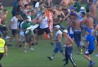 Coritiba x Cruzeiro: Briga generalizada entre torcidas interrompe o jogo