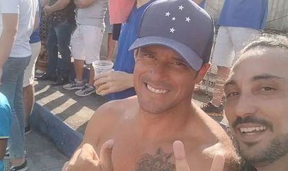 Ex-volante do Cruzeiro estava na torcida em jogo com confusão generalizada