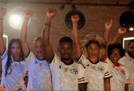 Atlético-MG, Cruzeiro e Inter lançam camisa da campanha Excelência Negra; veja fotos