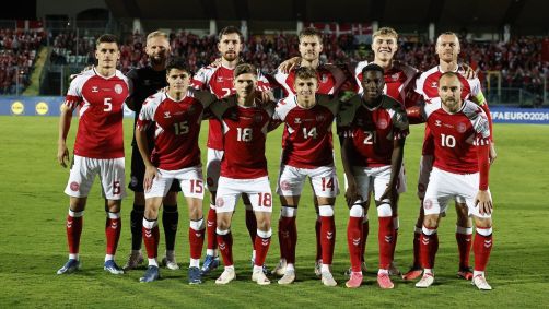 Seleção da Dinamarca busca uma vaga na próxima Eurocopa