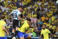 Brasil perde para Argentina após brigas no Maracanã e fica em 6º nas Eliminatórias