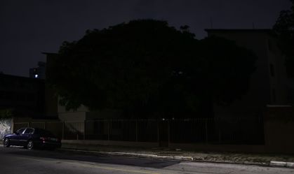 SP: Cerca de 500 mil clientes continuam sem luz 3 dias após chuva, diz Enel