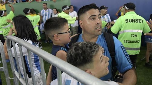 Confusão entre policiais militares e torcedores de Brasil e Argentina no Maracanã