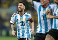 Messi é aplaudido por brasileiros no Maracanã; Seleção é chamada de “sem vergonha”