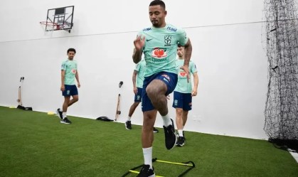 Gabriel Jesus em treino da Seleção