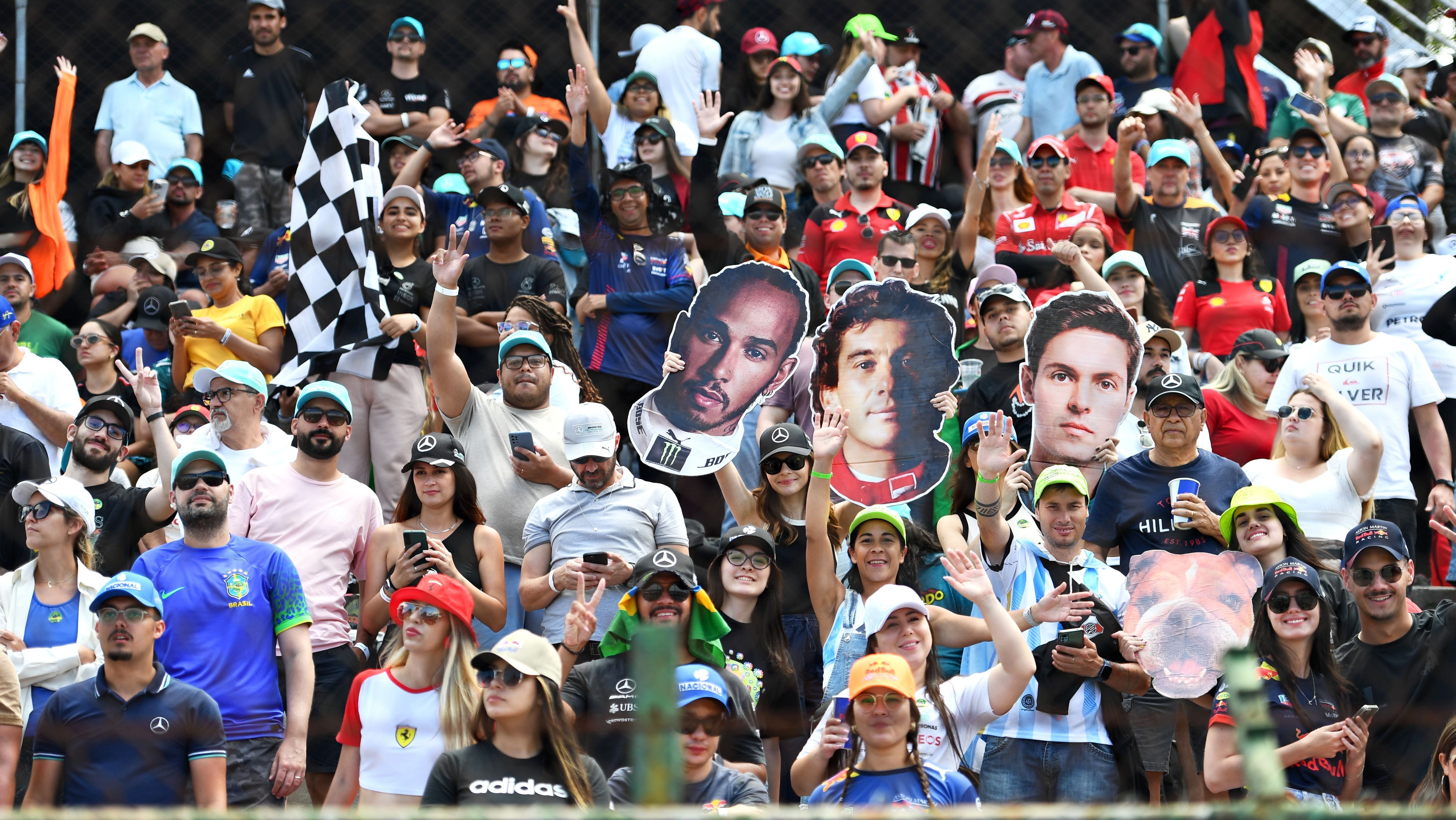 Torcedores lotaram as arquibancadas do Autódromo de Interlagos
