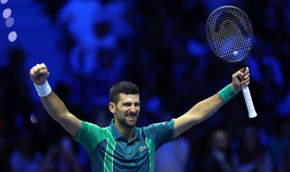 Djokovic atropela Sinner e conquista 6º ATP Finals da carreira