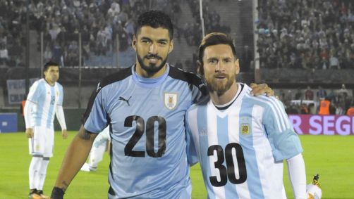 Luis Suárez e Lionel Messi antes de confronto entre Uruguai x Argentina