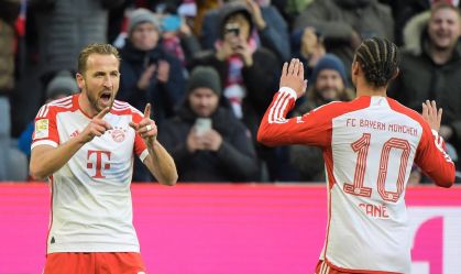 Harry Kane celebra gol diante do Heidenheim