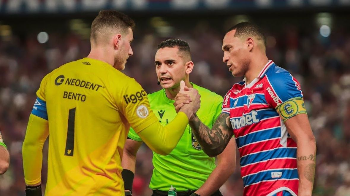 Fortaleza e Athletico-PR em campo pelo primeiro turno do Brasileirão