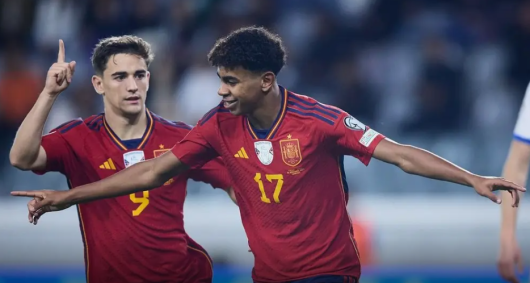 Lamine Yamal já marcou dois gols com a Seleção
